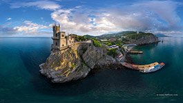 Panorama of the Swallow's Nest Panorama of the Swallow's Nest