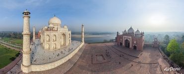 Taj Mahal. Mausoleum and mosque