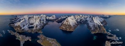 Bird’s eye view of Reine Bird’s eye view of Reine
